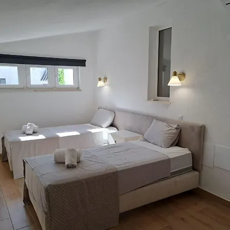 Libertos V4 - Vip By Interhome *